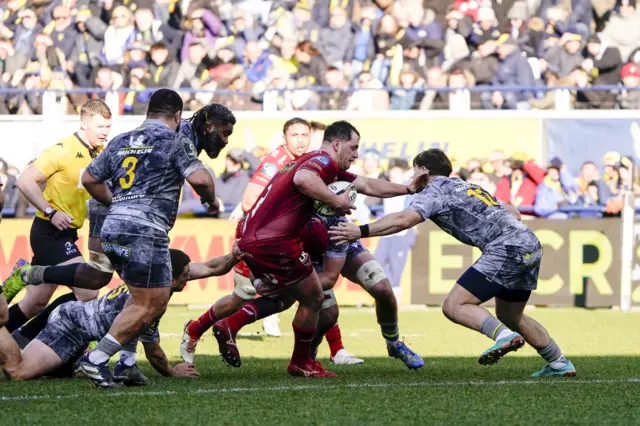 Ryan Elias takes the ball up for Scarlets