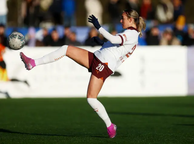 Jill Roord scores for Man City against Durham