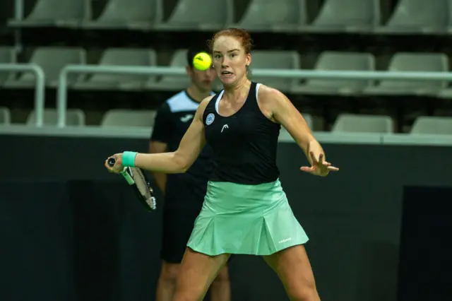 Ella Siedel playing tennis