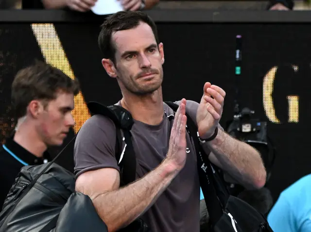 Andy Murray applauds