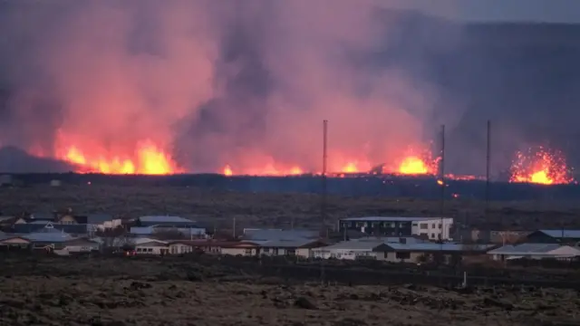 Lava approaches Grindavik