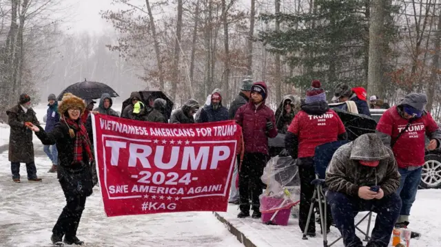 Trump supporters waiting in line - 16 January