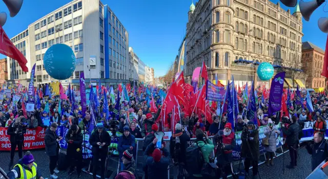 Crowd at Belfast rally