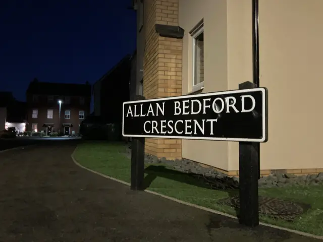 Allan Bedford Crescent road sign