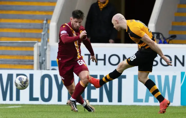 Conor Sammon scores