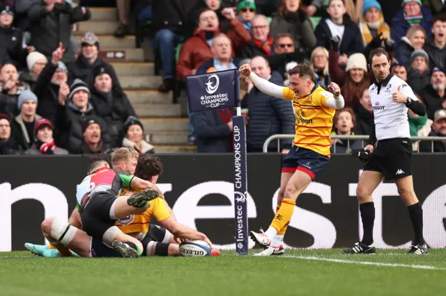 David McCann scores a try for Ulster at the Twickenham Stoop.