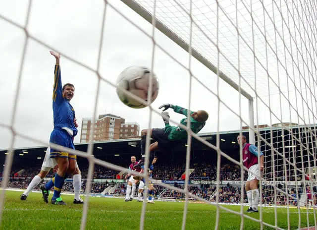 Harry Kewell scores