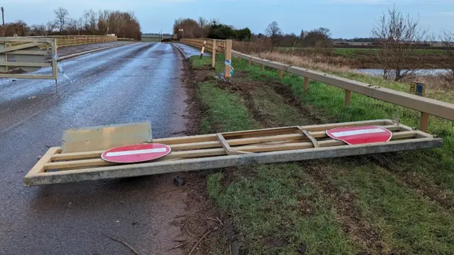 Broken gate in Whittlesey