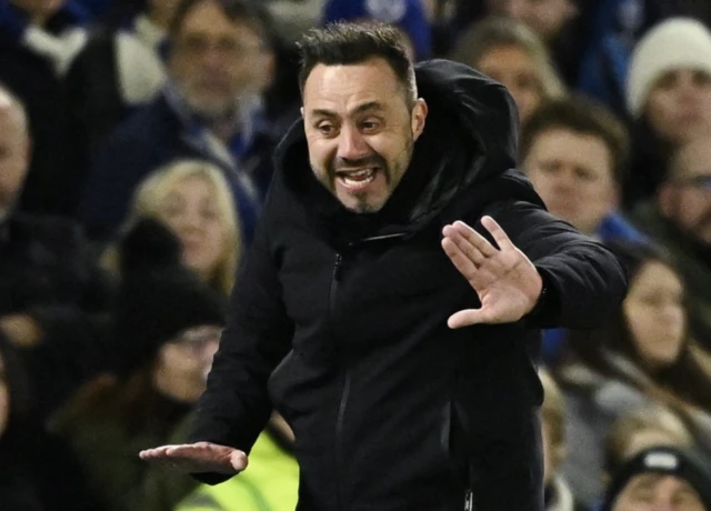 Roberto Di Zerbi gestures on the touchline