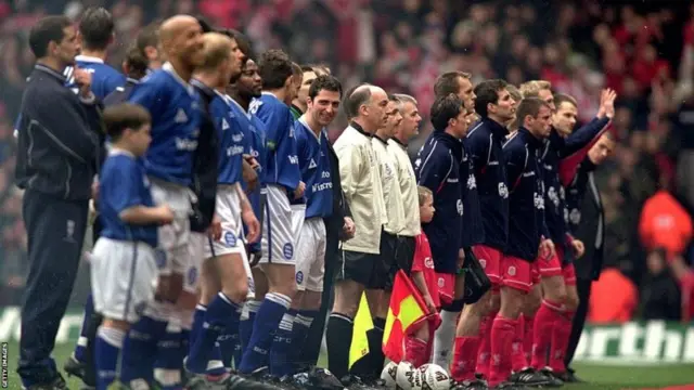 Birmingham players line up for League Cup final v Liverpool in 2001