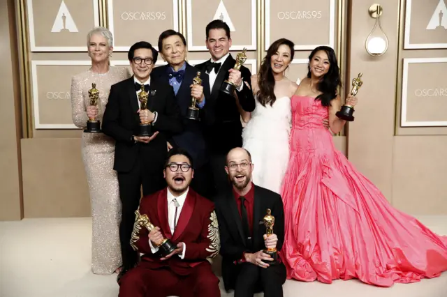 Cast of Everything Everywhere All At Once with their Oscars at the 2023 ceremony