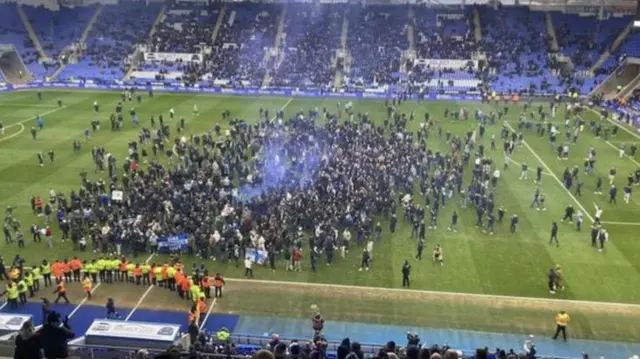 Reading pitch invasion