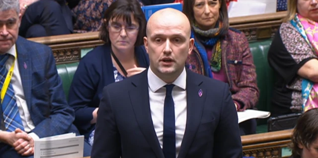 SNP leader Stephen Flynn standing and speaking in Commons