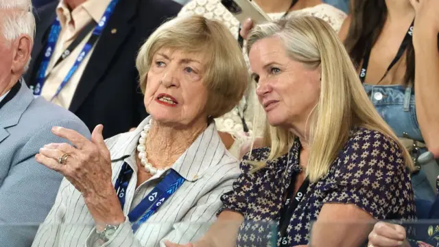 Margaret Court in the crowd