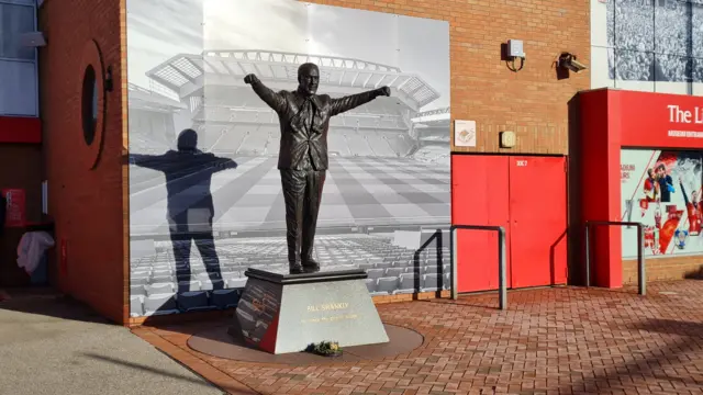 Bill Shankly statue