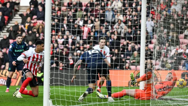 Mason Burstow scores for Sunderland