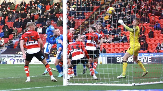 Connor Lemonheigh-Evans scores for Stockport