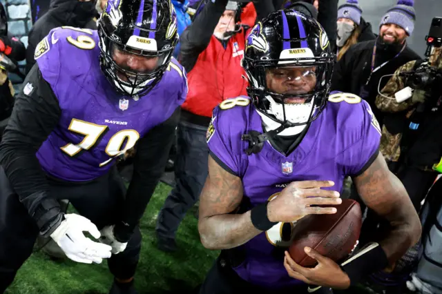 Lamar Jackson (R) and Ronnie Stanley