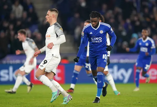 Stephy Mavididi celebrates