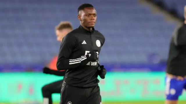 Patson Daka of Leicester City warms up