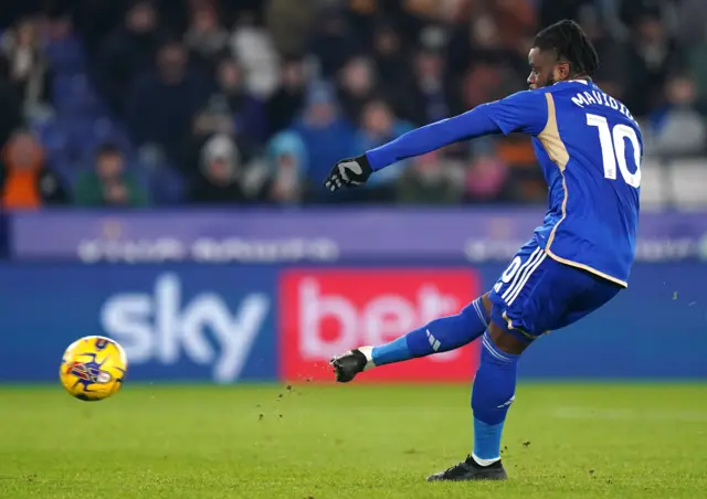 Stephy Mavididi scores from the penalty spot