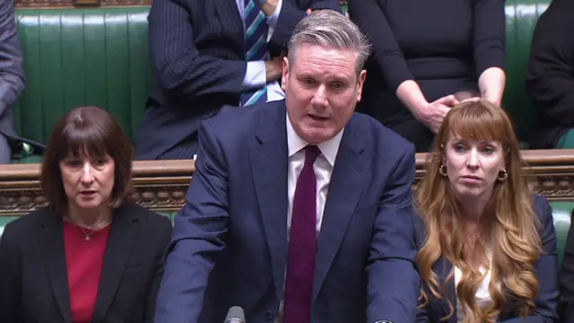 Starmer is asking questions to the PM in Commons