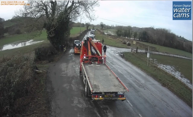 Vehicles on A443