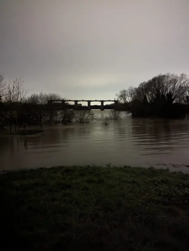 Colwick flood defences