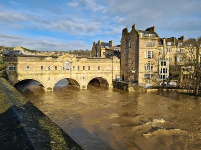 Pulteney Weir in Bath flooded