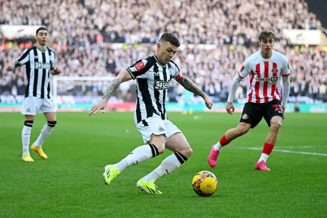 Kieran Trippier of Newcastle United crosses the ball