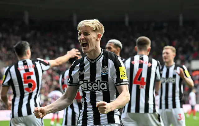 Anthony Gordon of Newcastle United celebrates