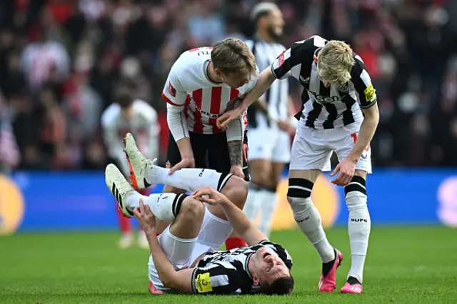 Sven Botman reacts after being fouled by Sunderland's English midfielder Jack Clarke