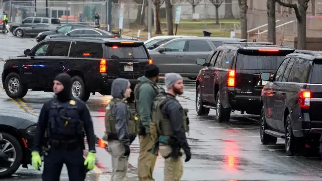 The motorcade of former U.S. President Donald Trump arrives for a hearing on Trump's claim of immunity in the federal case accusing him of illegally attempting to overturn his 2020 election defeat, at U.S. District Court in Washington, U.S., January 9, 2024. REUTERS/Nathan Howard