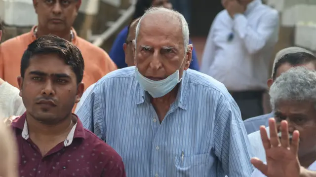 Tata's ailing brother Jimmy Tata came to pay his respect. He was younger to Tata and largely stayed out of the public eye.
