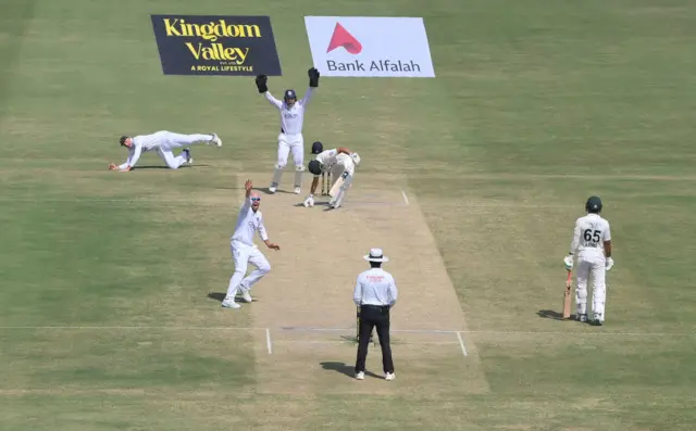 Jack Leach appeals to have Salman Agha out lbw