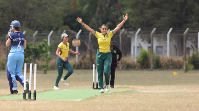 Laura Cardoso of the Brazil women's team celebrates taking a wicket in their most recent meeting with Argentina