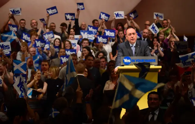 First Minister Alex Salmond addresses supporters at a rally on September 17, 2014 in Perth, Scotland. The referendum debate has entered its final day of campaigning as the Scottish people prepare to go to the polls tomorrow to decide whether or not Scotland should have independence and break away from the United Kingdom.