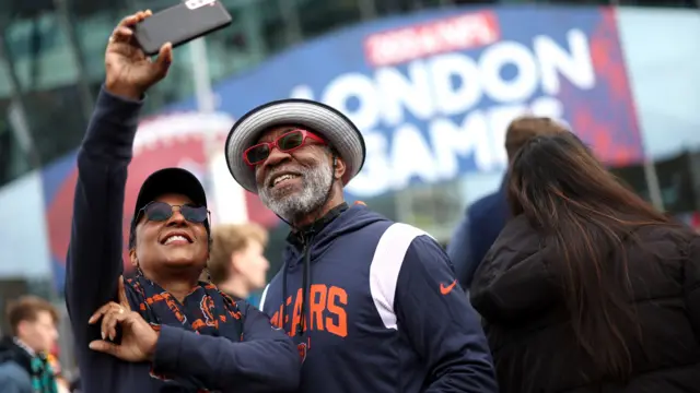 Chicago Bears fans take a selfie