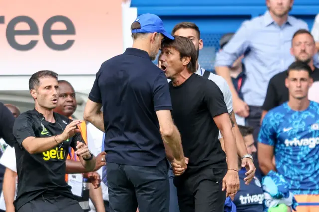 Thomas Tuchel and Antonio Conte handshake