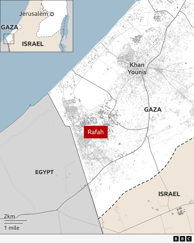 Map of southern Gaza, with Rafah next to the Egyptian border and Khan Younis to the north east marked