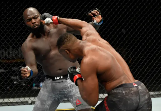 Francis Ngannou punches Jairzinho Rozenstruik on his chin