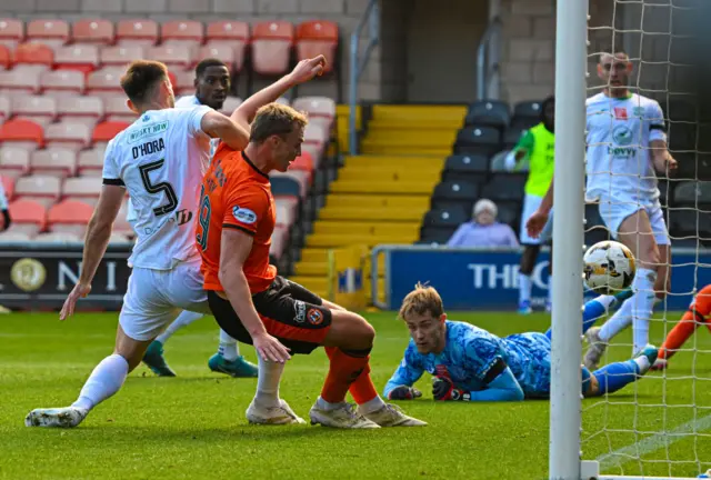 Hibs fall behind at Tannadice