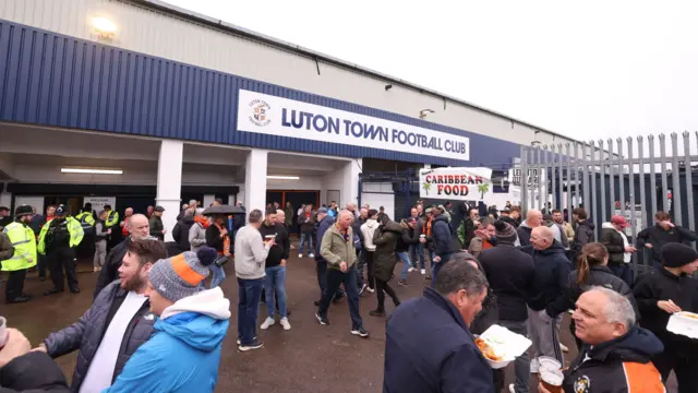 Luton Town fans