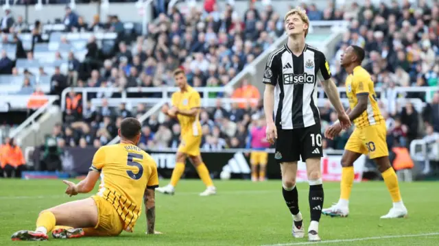 Anthony Gordon of Newcastle United reacts following a missed chance