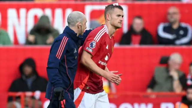 Matthijs de Ligt of Manchester United leaves the pitch injured