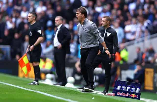 Manager of West Ham Julen Lopetegui reacts