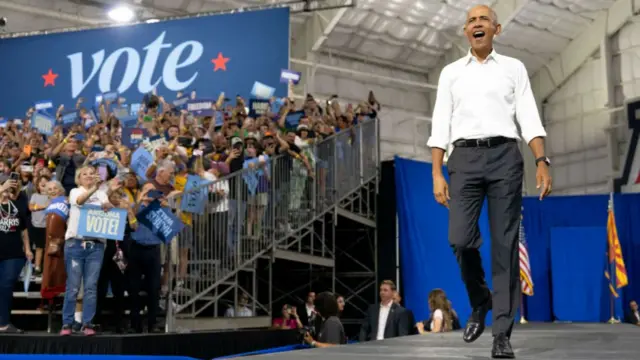 Obama arrives at the rally stage