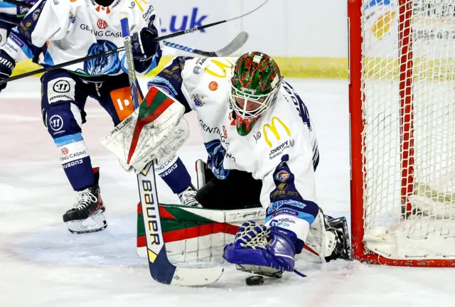 Blaze Mat Robson has made 19 saves in the first period