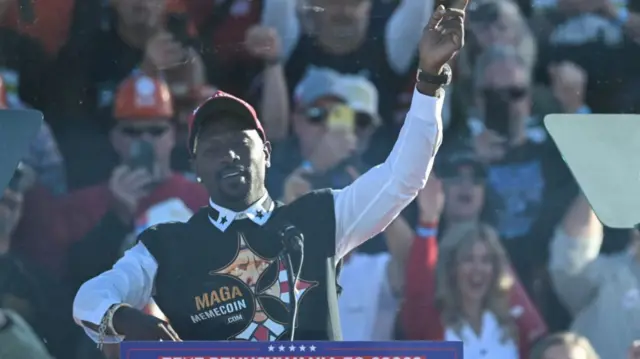 Antonio Brown speaks at Trump's rally