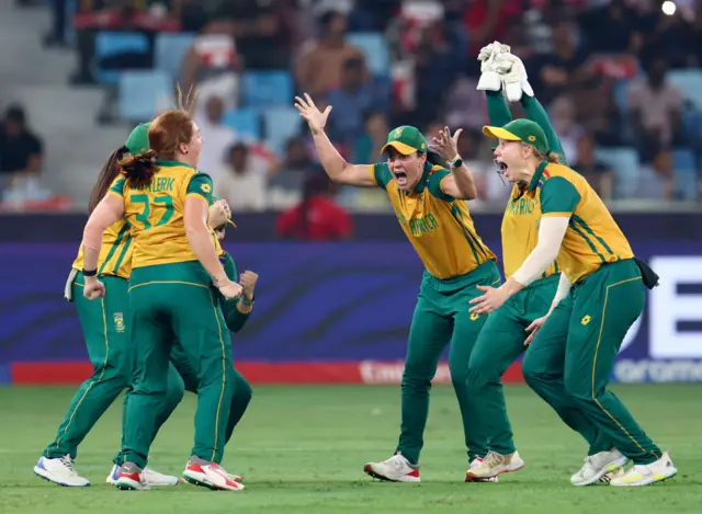 South Africa players react to a review on Sophie Devine being given out